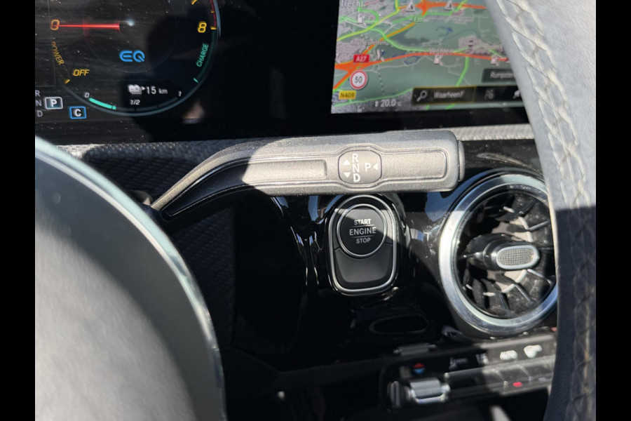 Mercedes-Benz A-Klasse 250 e Business Line 17"/Panoramadak/Adaptieve cruise/Dodehoek/Stoelverwarming/LED/PDC v+a/Apple Carplay & Android Auto