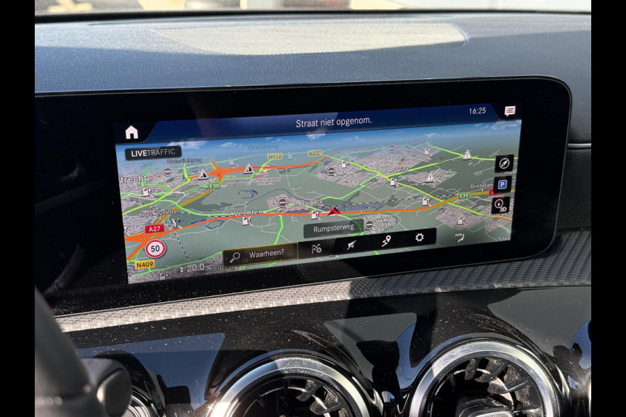 Mercedes-Benz A-Klasse 250 e Business Line 17"/Panoramadak/Adaptieve cruise/Dodehoek/Stoelverwarming/LED/PDC v+a/Apple Carplay & Android Auto