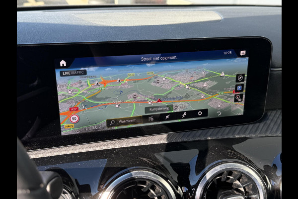 Mercedes-Benz A-Klasse 250 e Business Line 17"/Panoramadak/Adaptieve cruise/Dodehoek/Stoelverwarming/LED/PDC v+a/Apple Carplay & Android Auto