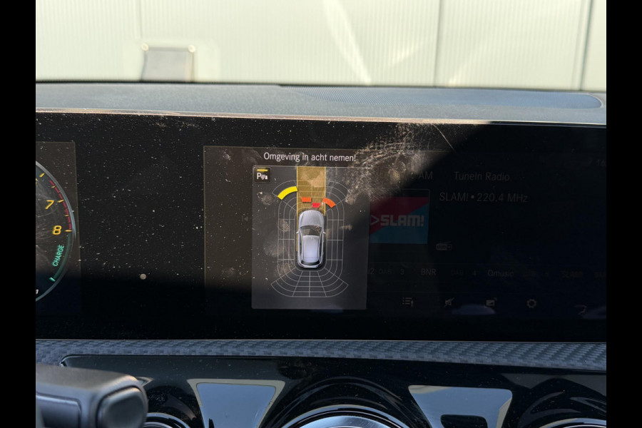 Mercedes-Benz A-Klasse 250 e Business Line 17"/Panoramadak/Adaptieve cruise/Dodehoek/Stoelverwarming/LED/PDC v+a/Apple Carplay & Android Auto