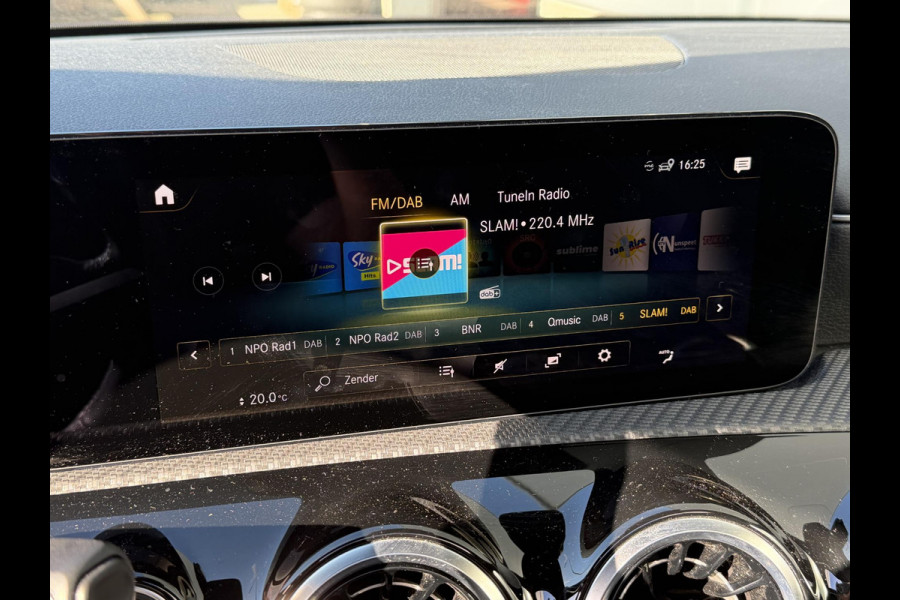 Mercedes-Benz A-Klasse 250 e Business Line 17"/Panoramadak/Adaptieve cruise/Dodehoek/Stoelverwarming/LED/PDC v+a/Apple Carplay & Android Auto