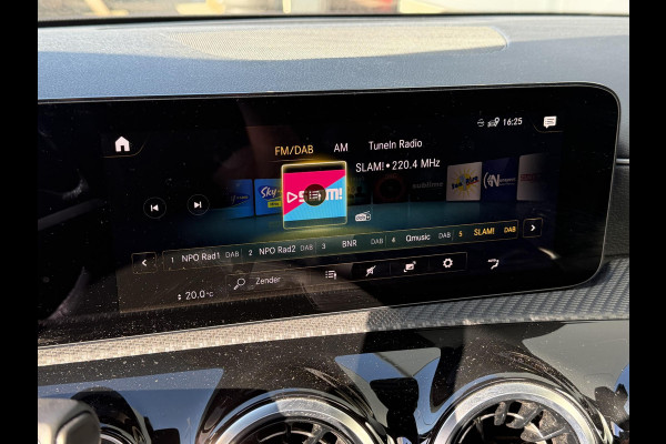 Mercedes-Benz A-Klasse 250 e Business Line 17"/Panoramadak/Adaptieve cruise/Dodehoek/Stoelverwarming/LED/PDC v+a/Apple Carplay & Android Auto