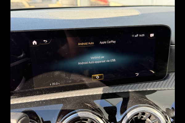 Mercedes-Benz A-Klasse 250 e Business Line 17"/Panoramadak/Adaptieve cruise/Dodehoek/Stoelverwarming/LED/PDC v+a/Apple Carplay & Android Auto