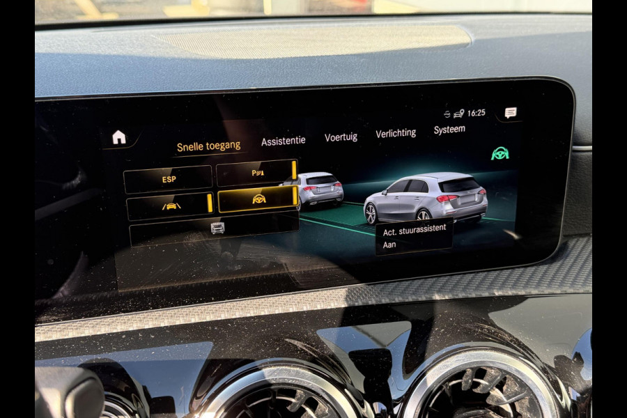 Mercedes-Benz A-Klasse 250 e Business Line 17"/Panoramadak/Adaptieve cruise/Dodehoek/Stoelverwarming/LED/PDC v+a/Apple Carplay & Android Auto