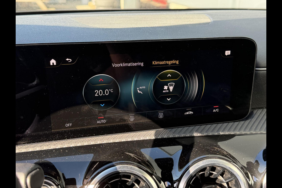 Mercedes-Benz A-Klasse 250 e Business Line 17"/Panoramadak/Adaptieve cruise/Dodehoek/Stoelverwarming/LED/PDC v+a/Apple Carplay & Android Auto