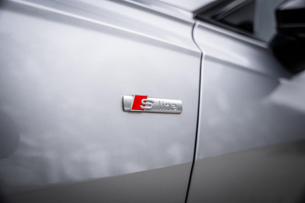 Audi A6 Avant 55 TFSI E quattro Competition S-line | Panoramadak | Stuur + stoelverwarming | Memory Seats | Leder | Appconnect |