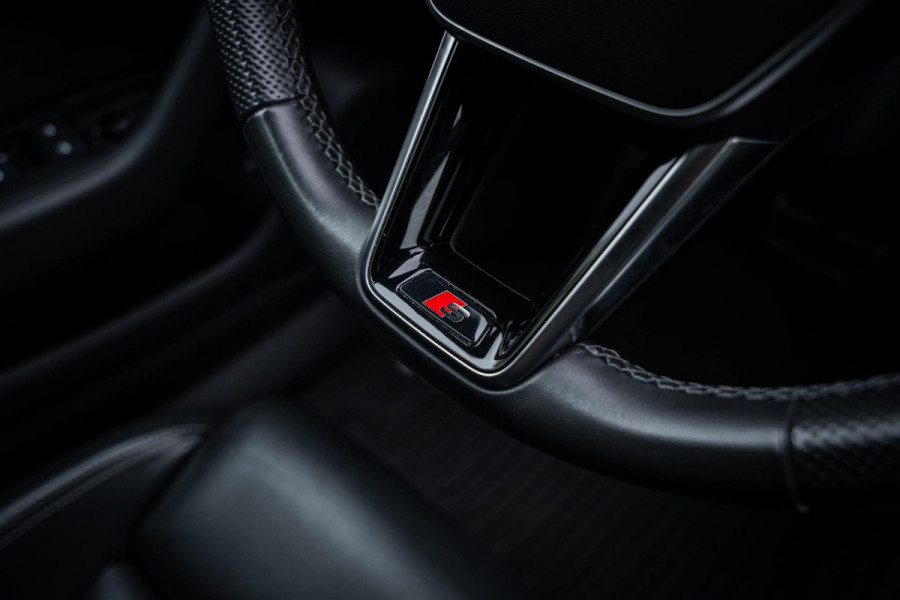 Audi A6 Avant 55 TFSI E quattro Competition S-line | Panoramadak | Stuur + stoelverwarming | Memory Seats | Leder | Appconnect |