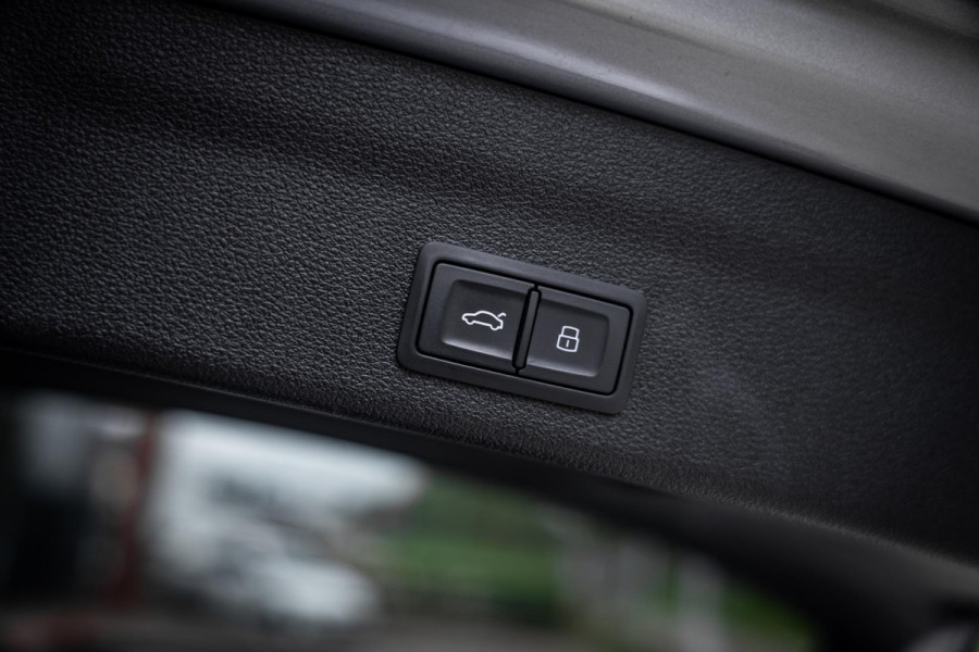 Audi A6 Avant 55 TFSI E quattro Competition S-line | Panoramadak | Stuur + stoelverwarming | Memory Seats | Leder | Appconnect |