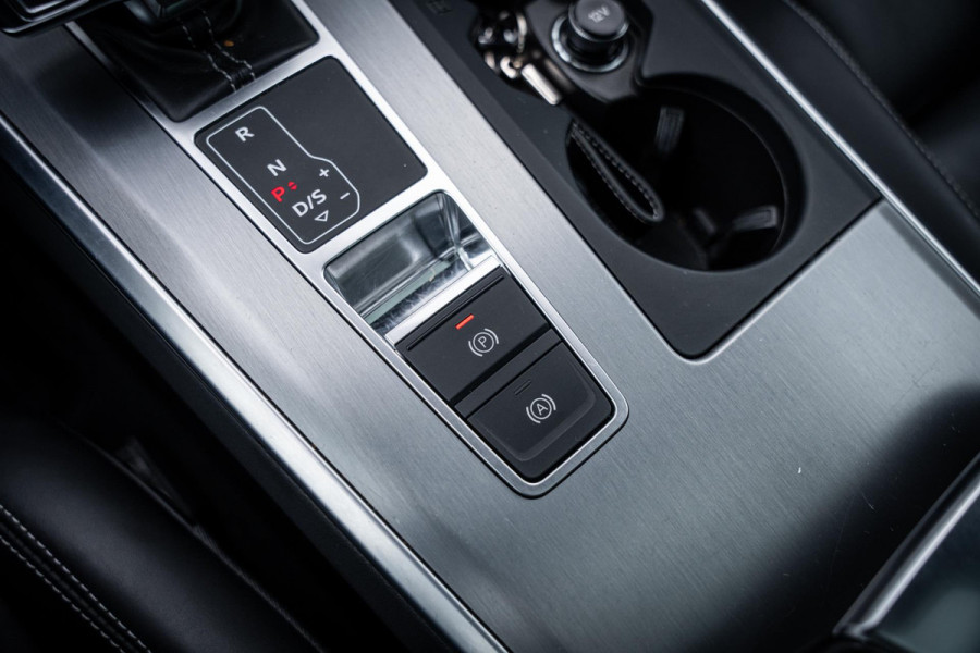 Audi A6 Avant 55 TFSI E quattro Competition S-line | Panoramadak | Stuur + stoelverwarming | Memory Seats | Leder | Appconnect |