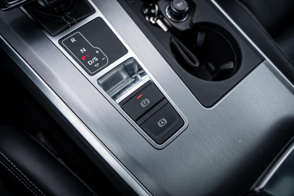 Audi A6 Avant 55 TFSI E quattro Competition S-line | Panoramadak | Stuur + stoelverwarming | Memory Seats | Leder | Appconnect |