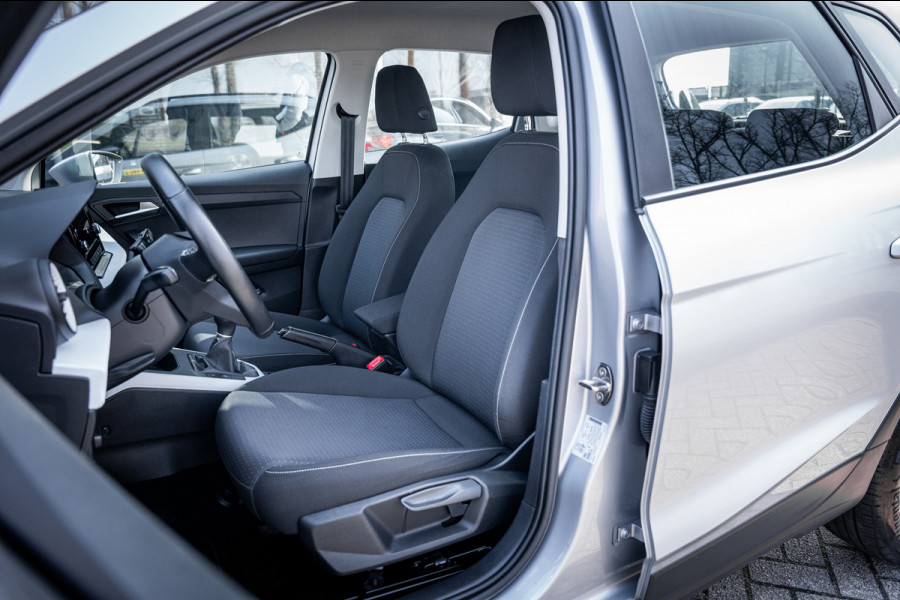 Seat Arona 1.0 TSI Style | Camera | App-connect | Parkeerhulp | Cruise control | LED | DAB+ |