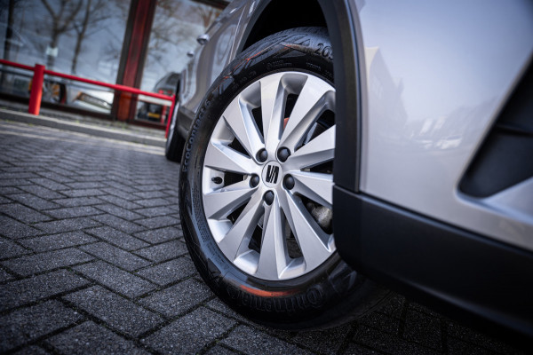 Seat Arona 1.0 TSI Style | Camera | App-connect | Parkeerhulp | Cruise control | LED | DAB+ |