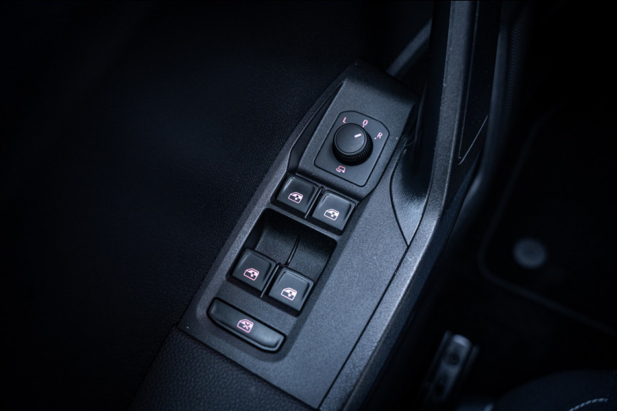 Seat Arona 1.0 TSI Style | Camera | App-connect | Parkeerhulp | Cruise control | LED | DAB+ |