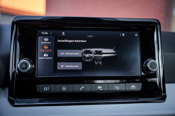Seat Arona 1.0 TSI Style | Camera | App-connect | Parkeerhulp | Cruise control | LED | DAB+ |