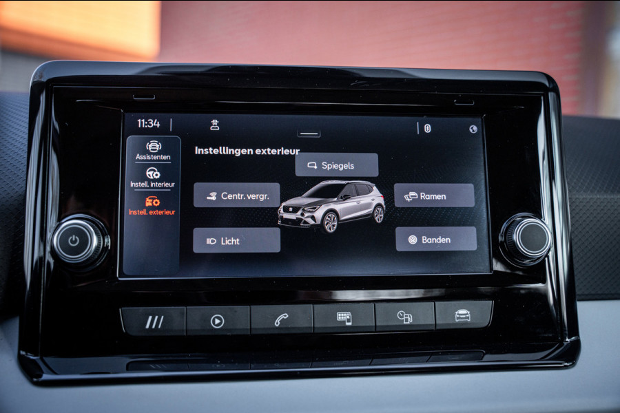 Seat Arona 1.0 TSI Style | Camera | App-connect | Parkeerhulp | Cruise control | LED | DAB+ |