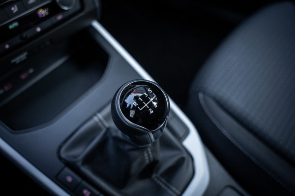Seat Arona 1.0 TSI Style | Camera | App-connect | Parkeerhulp | Cruise control | LED | DAB+ |