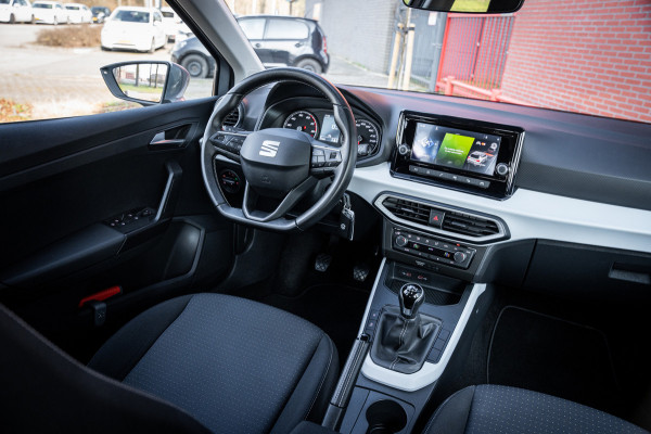 Seat Arona 1.0 TSI Style | Camera | App-connect | Parkeerhulp | Cruise control | LED | DAB+ |