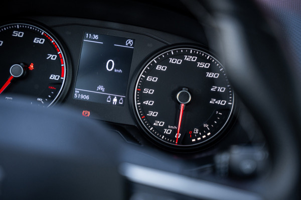 Seat Arona 1.0 TSI Style | Camera | App-connect | Parkeerhulp | Cruise control | LED | DAB+ |