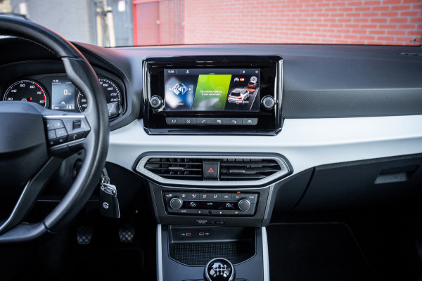 Seat Arona 1.0 TSI Style | Camera | App-connect | Parkeerhulp | Cruise control | LED | DAB+ |