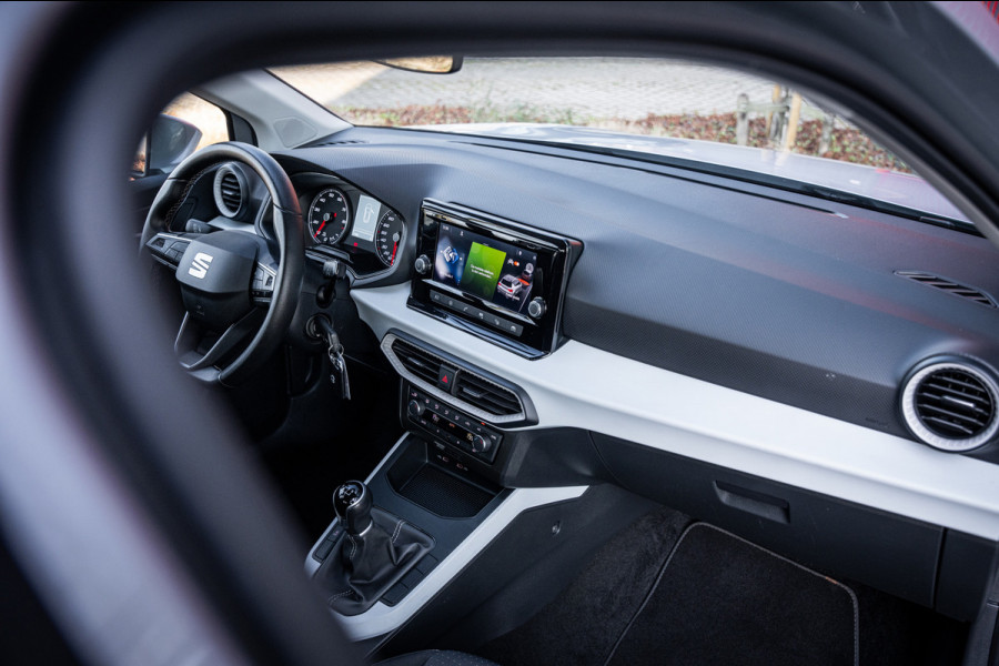 Seat Arona 1.0 TSI Style | Camera | App-connect | Parkeerhulp | Cruise control | LED | DAB+ |