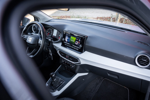 Seat Arona 1.0 TSI Style | Camera | App-connect | Parkeerhulp | Cruise control | LED | DAB+ |