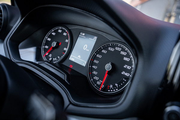 Seat Arona 1.0 TSI Style | Camera | App-connect | Parkeerhulp | Cruise control | LED | DAB+ |