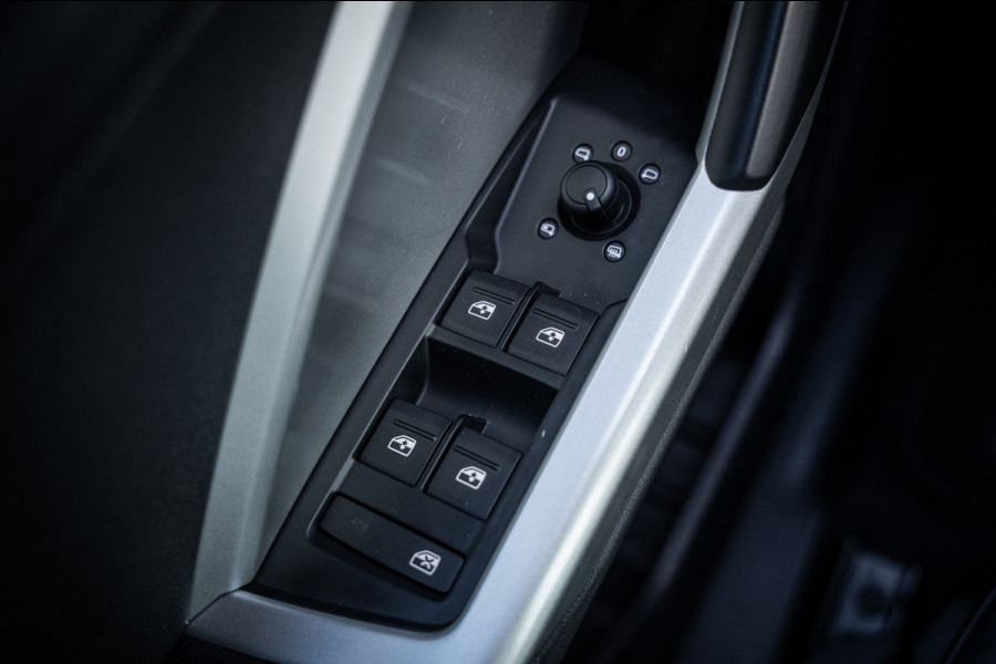 Audi Q3 Sportback 45 TFSIe Advanced Edition | Navigatie | PDC | 20" lmv | LED | Camera | Cruise