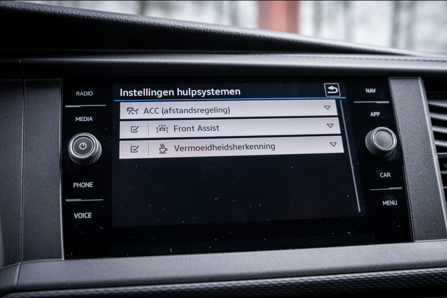 Volkswagen Transporter 2.0 TDI 150pk | L2 | Automaat | Stoelverwarming | Navigatie | Adaptieve cruise control |Carplay |