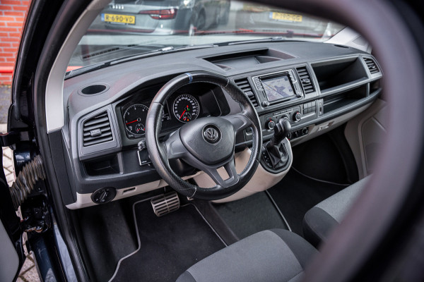 Volkswagen Transporter Kombi 2.0 TDI 150pk DSG aut. | 9 persoons | CarPlay | Cruise Control | Standkachel | Trekhaak | Navi |
