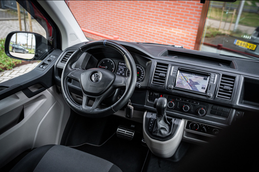 Volkswagen Transporter Kombi 2.0 TDI 150pk DSG aut. | 9 persoons | CarPlay | Cruise Control | Standkachel | Trekhaak | Navi |
