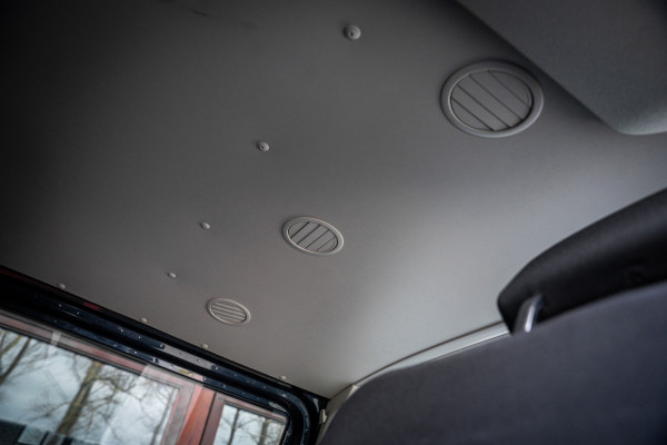 Volkswagen Transporter Kombi 2.0 TDI 150pk DSG aut. | 9 persoons | CarPlay | Cruise Control | Standkachel | Trekhaak | Navi |