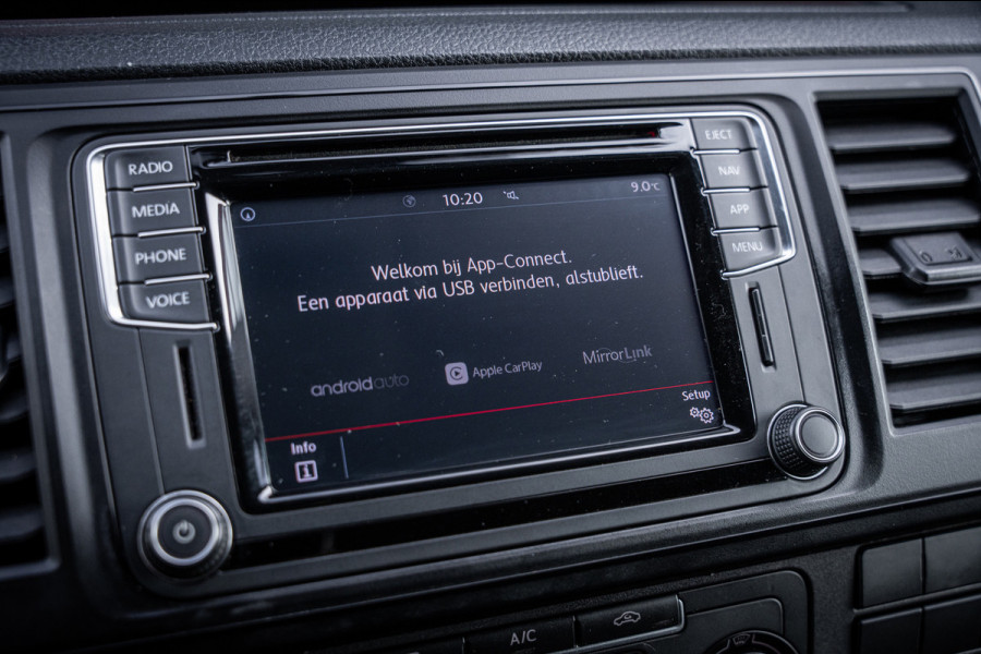 Volkswagen Transporter Kombi 2.0 TDI 150pk DSG aut. | 9 persoons | CarPlay | Cruise Control | Standkachel | Trekhaak | Navi |