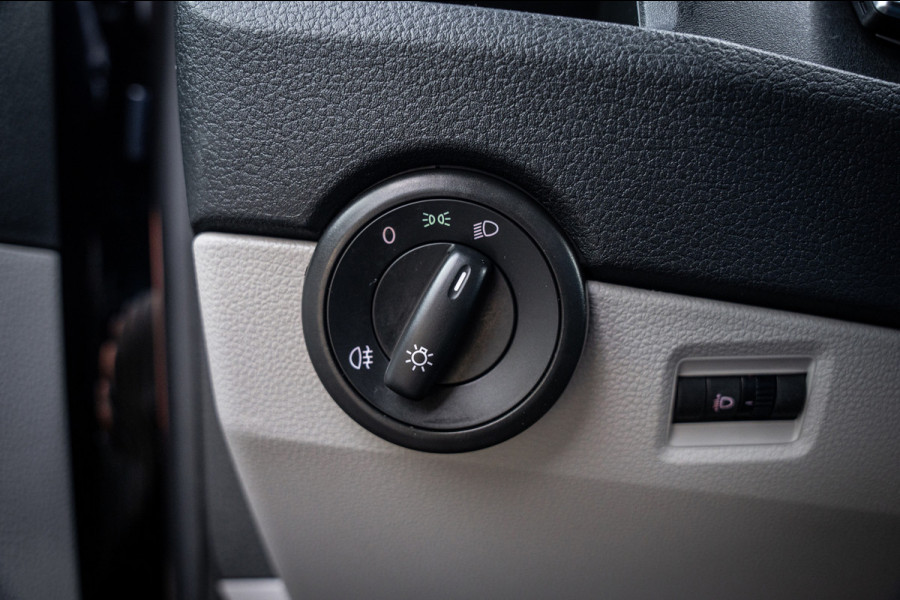 Volkswagen Transporter Kombi 2.0 TDI 150pk DSG aut. | 9 persoons | CarPlay | Cruise Control | Standkachel | Trekhaak | Navi |