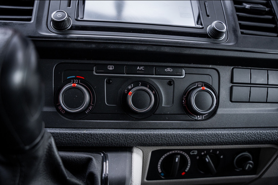 Volkswagen Transporter Kombi 2.0 TDI 150pk DSG aut. | 9 persoons | CarPlay | Cruise Control | Standkachel | Trekhaak | Navi |