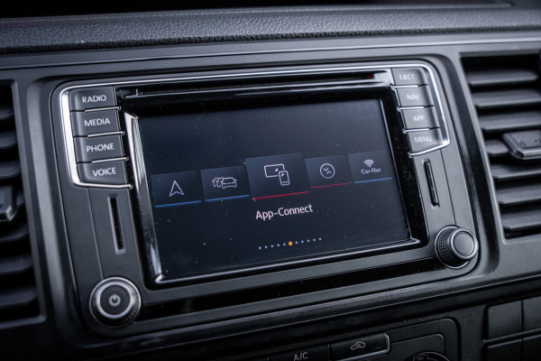 Volkswagen Transporter Kombi 2.0 TDI 150pk DSG aut. | 9 persoons | CarPlay | Cruise Control | Standkachel | Trekhaak | Navi |