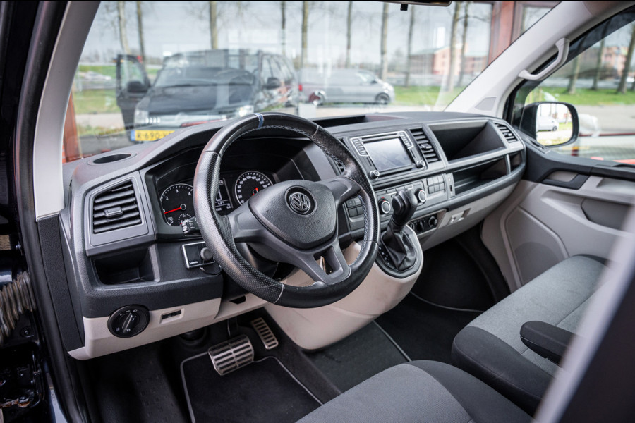 Volkswagen Transporter Kombi 2.0 TDI 150pk DSG aut. | 9 persoons | CarPlay | Cruise Control | Standkachel | Trekhaak | Navi |