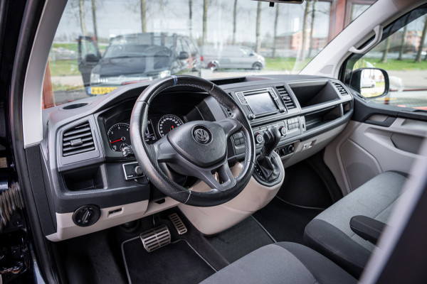 Volkswagen Transporter Kombi 2.0 TDI 150pk DSG aut. | 9 persoons | CarPlay | Cruise Control | Standkachel | Trekhaak | Navi |