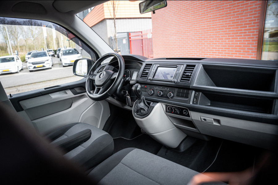 Volkswagen Transporter Kombi 2.0 TDI 150pk DSG aut. | 9 persoons | CarPlay | Cruise Control | Standkachel | Trekhaak | Navi |