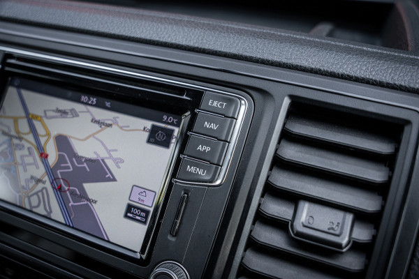 Volkswagen Transporter Kombi 2.0 TDI 150pk DSG aut. | 9 persoons | CarPlay | Cruise Control | Standkachel | Trekhaak | Navi |
