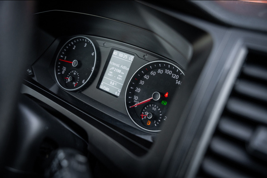 Volkswagen Transporter Kombi 2.0 TDI 150pk DSG aut. | 9 persoons | CarPlay | Cruise Control | Standkachel | Trekhaak | Navi |