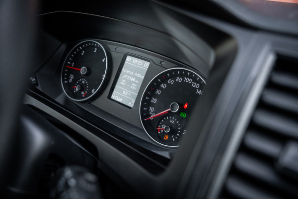 Volkswagen Transporter Kombi 2.0 TDI 150pk DSG aut. | 9 persoons | CarPlay | Cruise Control | Standkachel | Trekhaak | Navi |