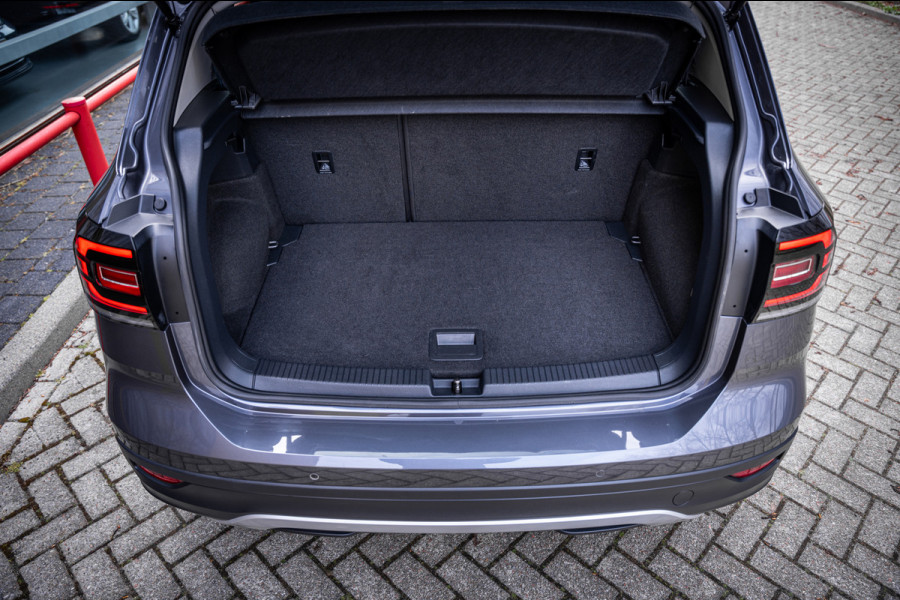 Volkswagen T-Cross 1.5 TSI Style Automaat 150pk | Virtual cockpit | Led | Trekhaak | Adapt. Cruise | Stoelverwarming | Keyless |