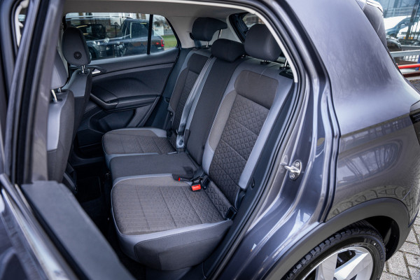 Volkswagen T-Cross 1.5 TSI Style Automaat 150pk | Virtual cockpit | Led | Trekhaak | Adapt. Cruise | Stoelverwarming | Keyless |