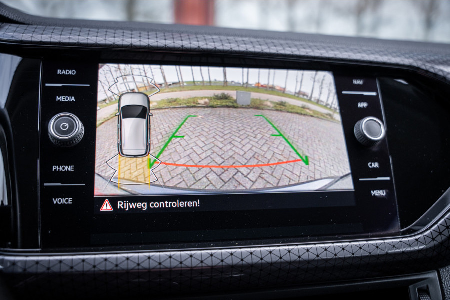 Volkswagen T-Cross 1.5 TSI Style Automaat 150pk | Virtual cockpit | Led | Trekhaak | Adapt. Cruise | Stoelverwarming | Keyless |