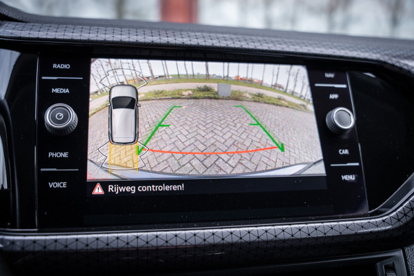 Volkswagen T-Cross 1.5 TSI Style Automaat 150pk | Virtual cockpit | Led | Trekhaak | Adapt. Cruise | Stoelverwarming | Keyless |