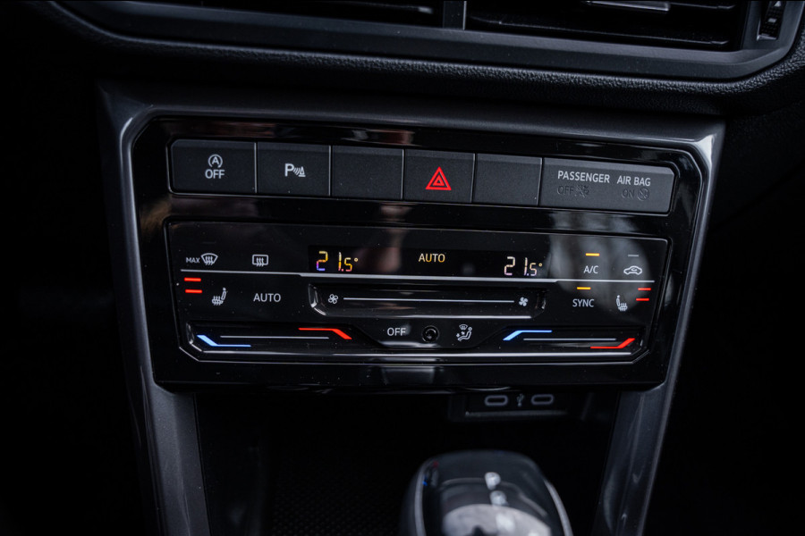 Volkswagen T-Cross 1.5 TSI Style Automaat 150pk | Virtual cockpit | Led | Trekhaak | Adapt. Cruise | Stoelverwarming | Keyless |