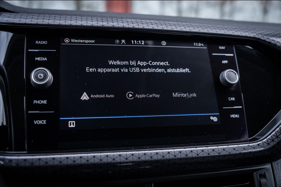 Volkswagen T-Cross 1.5 TSI Style Automaat 150pk | Virtual cockpit | Led | Trekhaak | Adapt. Cruise | Stoelverwarming | Keyless |