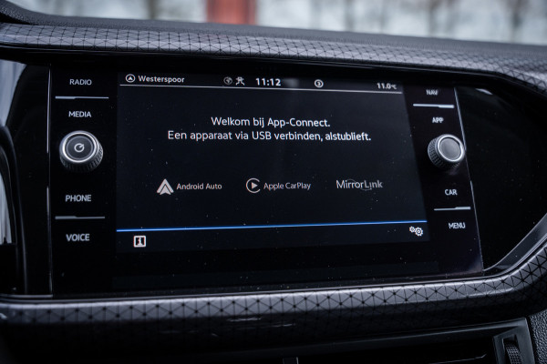 Volkswagen T-Cross 1.5 TSI Style Automaat 150pk | Virtual cockpit | Led | Trekhaak | Adapt. Cruise | Stoelverwarming | Keyless |