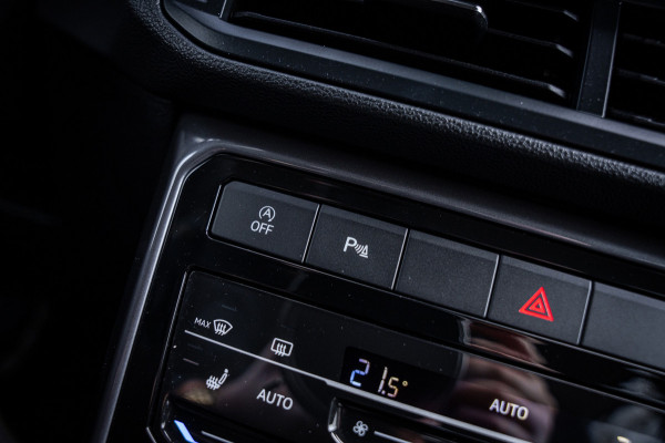 Volkswagen T-Cross 1.5 TSI Style Automaat 150pk | Virtual cockpit | Led | Trekhaak | Adapt. Cruise | Stoelverwarming | Keyless |