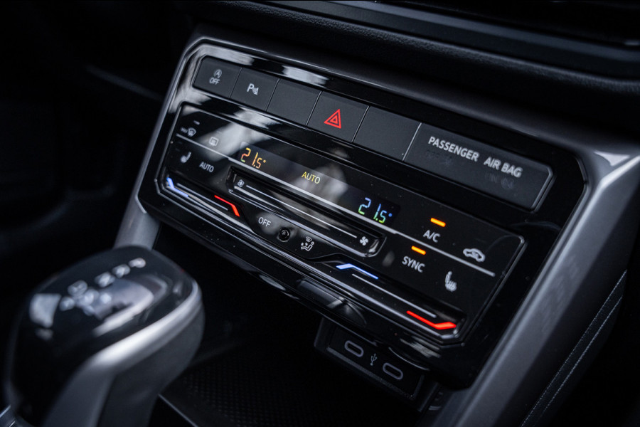 Volkswagen T-Cross 1.5 TSI Style Automaat 150pk | Virtual cockpit | Led | Trekhaak | Adapt. Cruise | Stoelverwarming | Keyless |